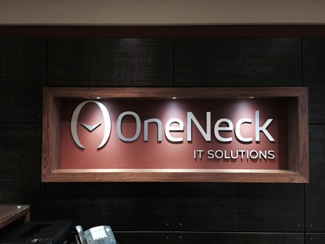 oneneck_sign.jpg
